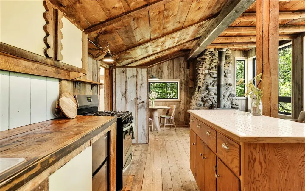 34 Mccaslin Road Penobscot ME 04476