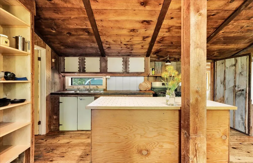 34 Mccaslin Road Penobscot ME 04476