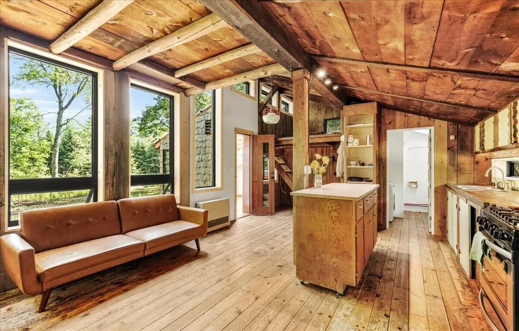 34 Mccaslin Road Penobscot ME 04476