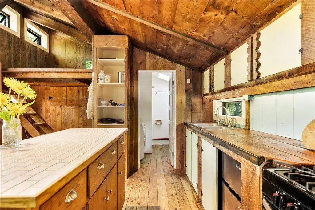 34 Mccaslin Road Penobscot ME 04476