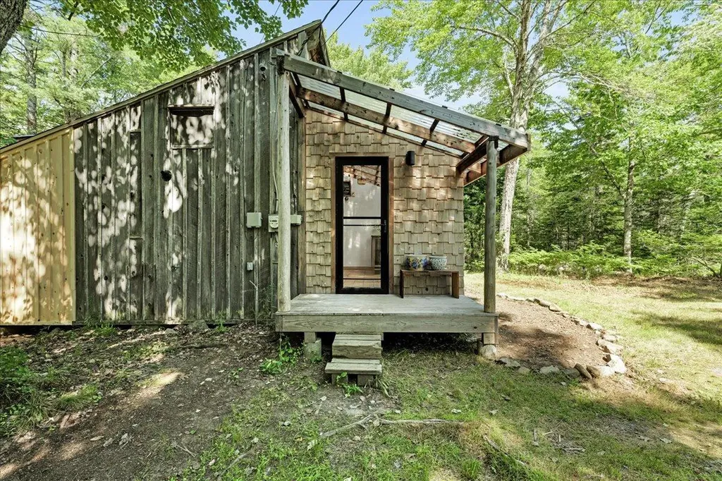 34 Mccaslin Road Penobscot ME 04476