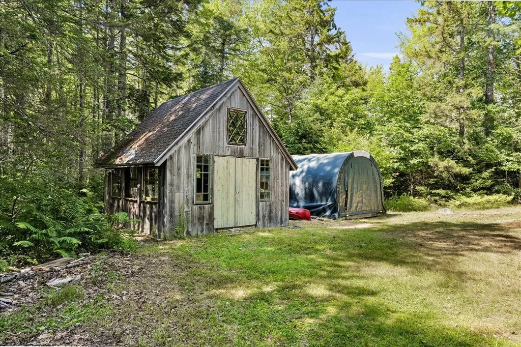 34 Mccaslin Road Penobscot ME 04476