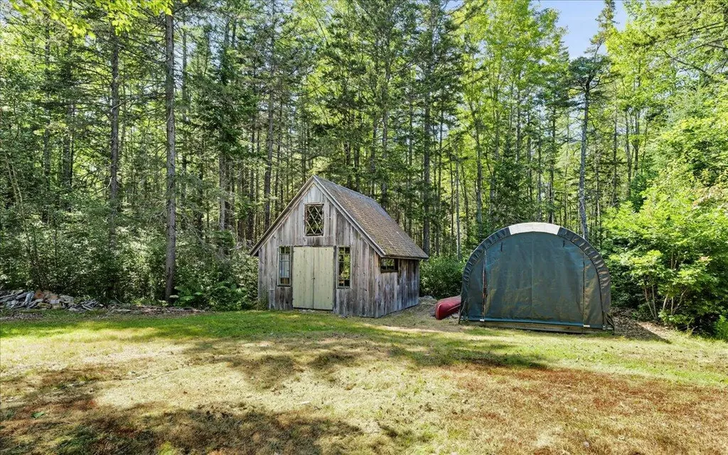 34 Mccaslin Road Penobscot ME 04476
