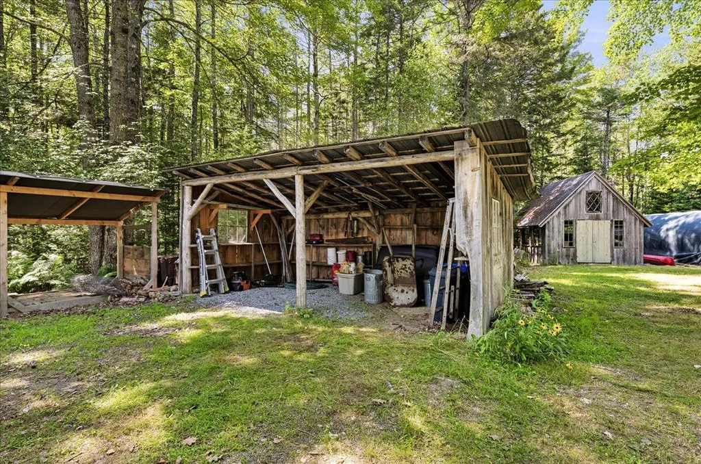 34 Mccaslin Road Penobscot ME 04476
