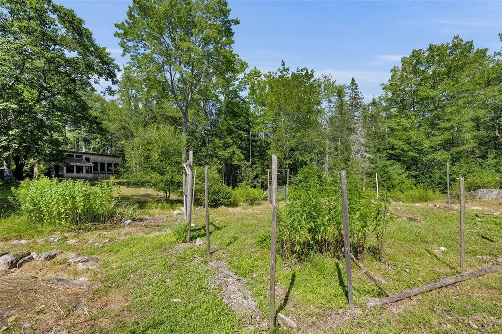34 Mccaslin Road Penobscot ME 04476