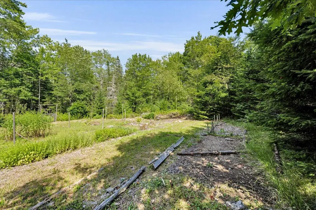 34 Mccaslin Road Penobscot ME 04476