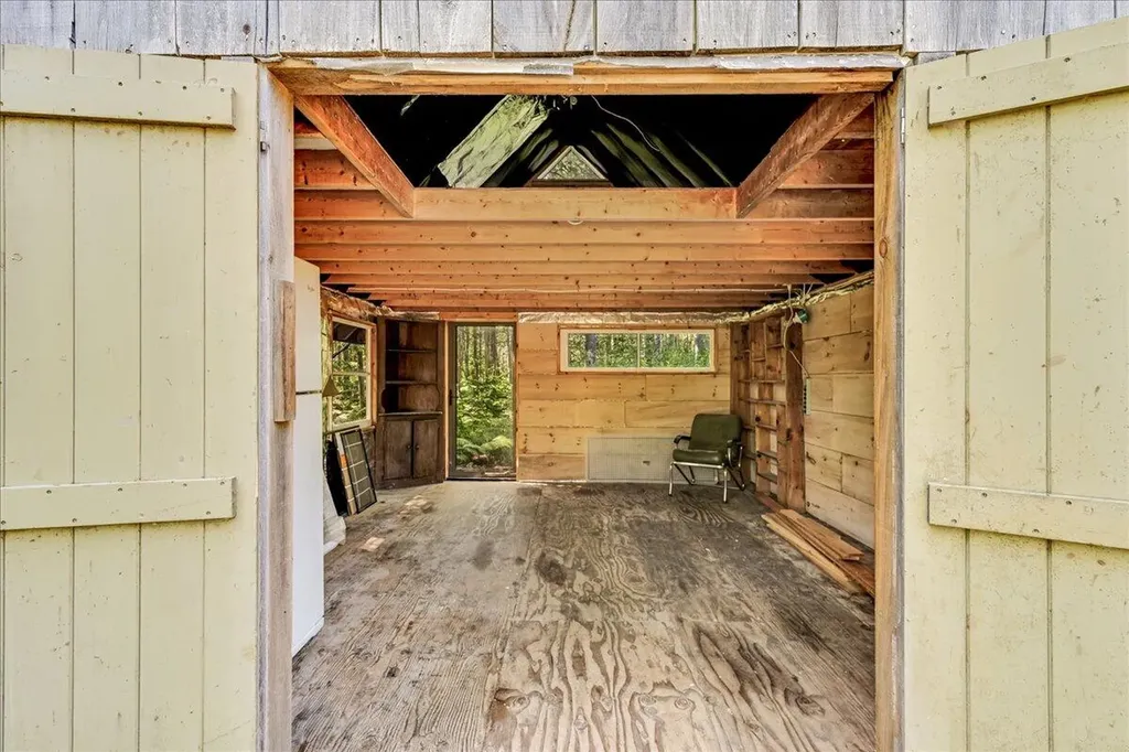 34 Mccaslin Road Penobscot ME 04476