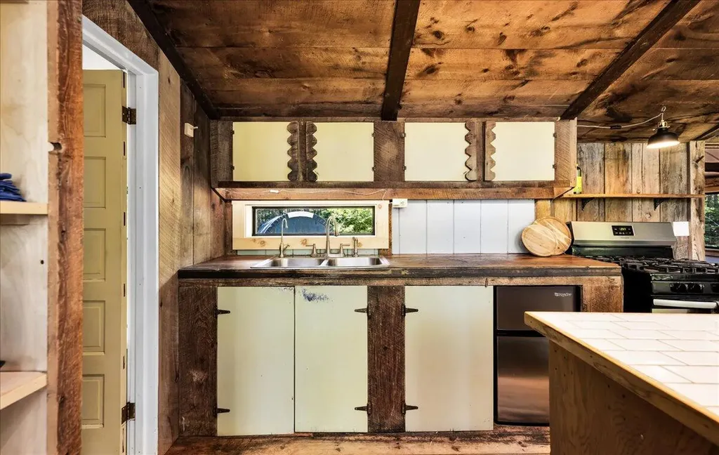 34 Mccaslin Road Penobscot ME 04476