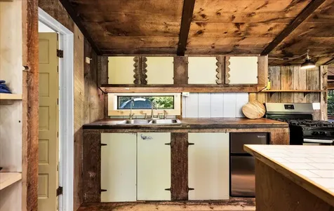 34 Mccaslin Road Penobscot ME 04476