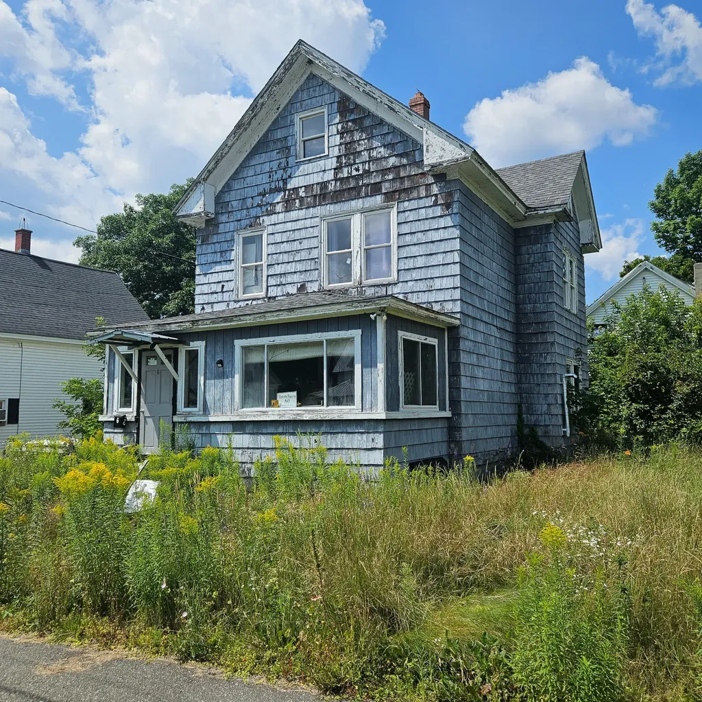 6 Pine Street East Millinocket ME 04430