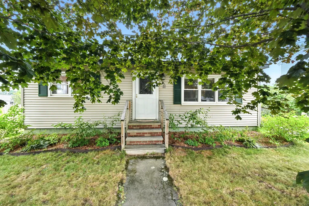 11 Monica Avenue Winslow ME 04901
