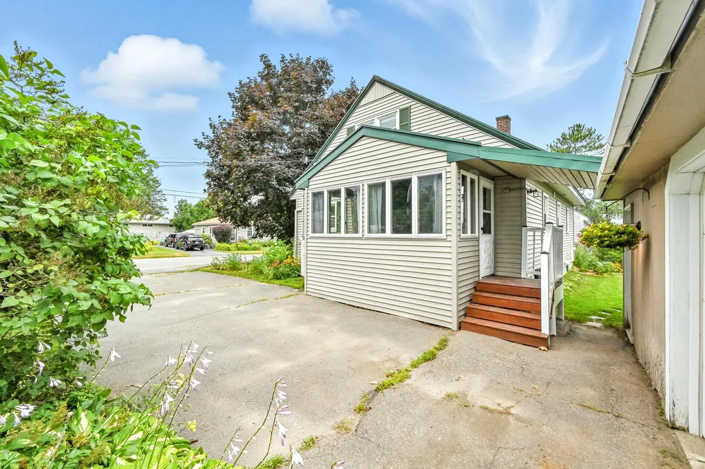 11 Monica Avenue Winslow ME 04901