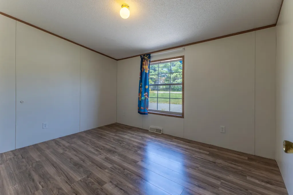 511 North Bend Road Surry ME 04684
