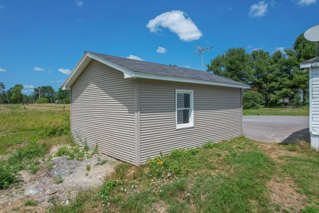 511 North Bend Road Surry ME 04684