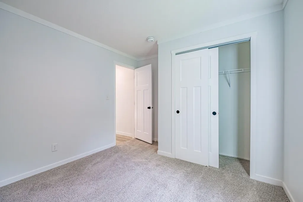 6 Laurik Lane Naples ME 04055