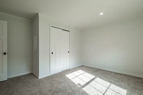 6 Laurik Lane Naples ME 04055