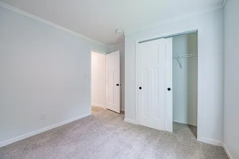 6 Laurik Lane Naples ME 04055