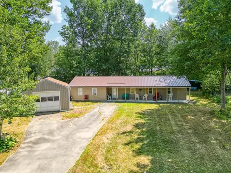 25 Pine Street Newport ME 04953