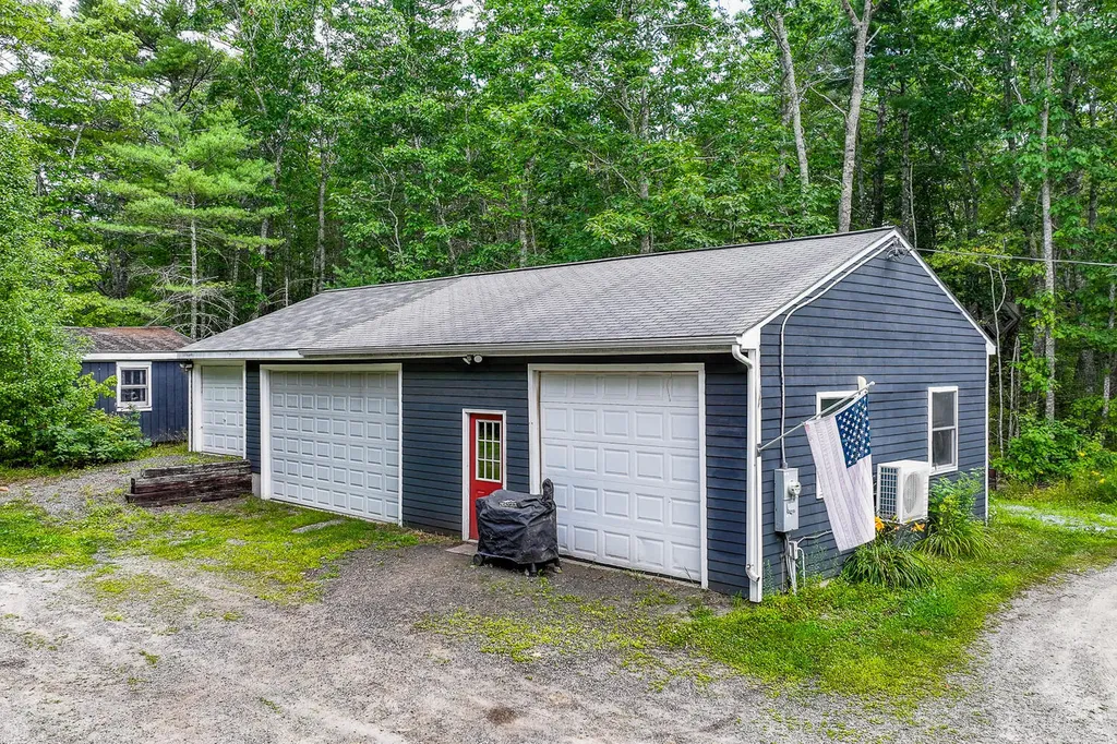 3184 Camden Road Warren ME 04864