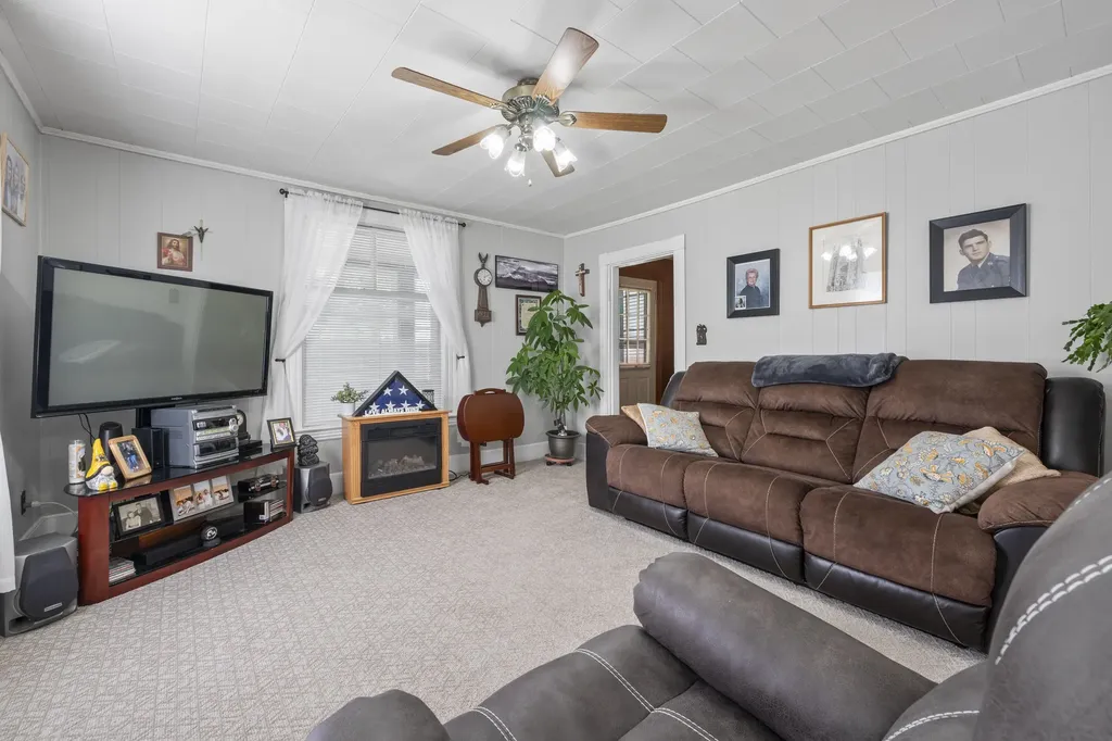 177 Oak Street Lewiston ME 04240
