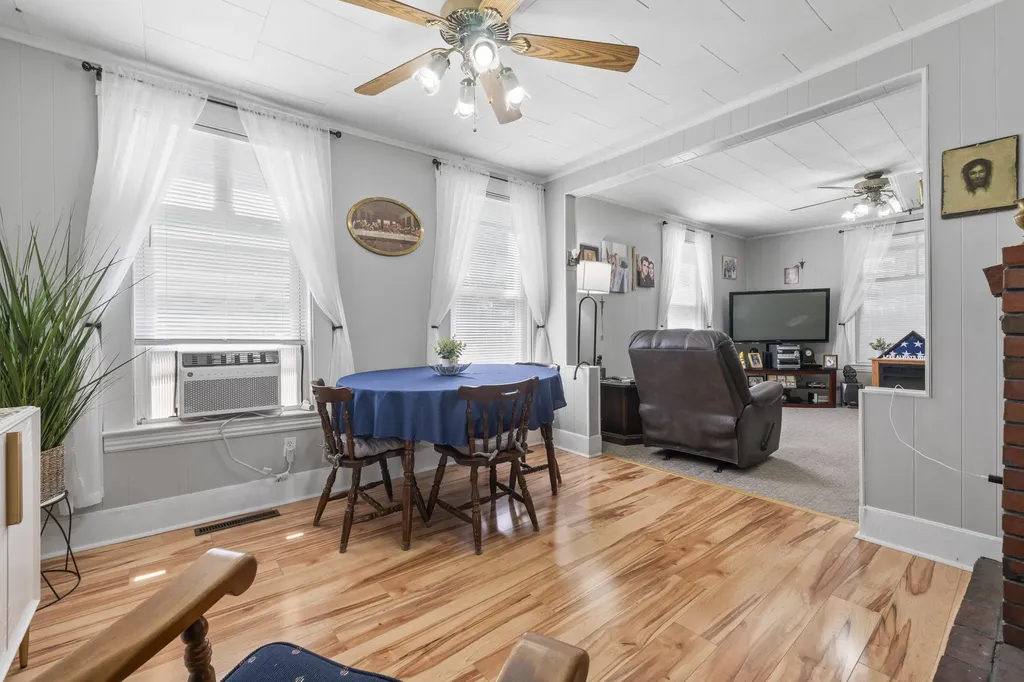 177 Oak Street Lewiston ME 04240