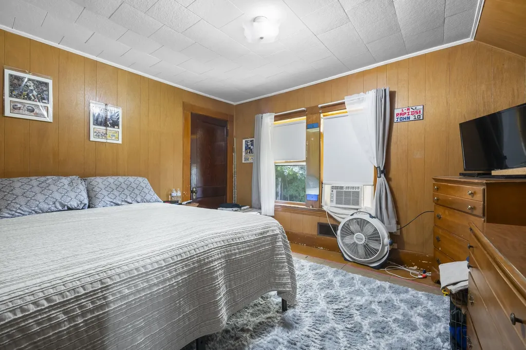 177 Oak Street Lewiston ME 04240