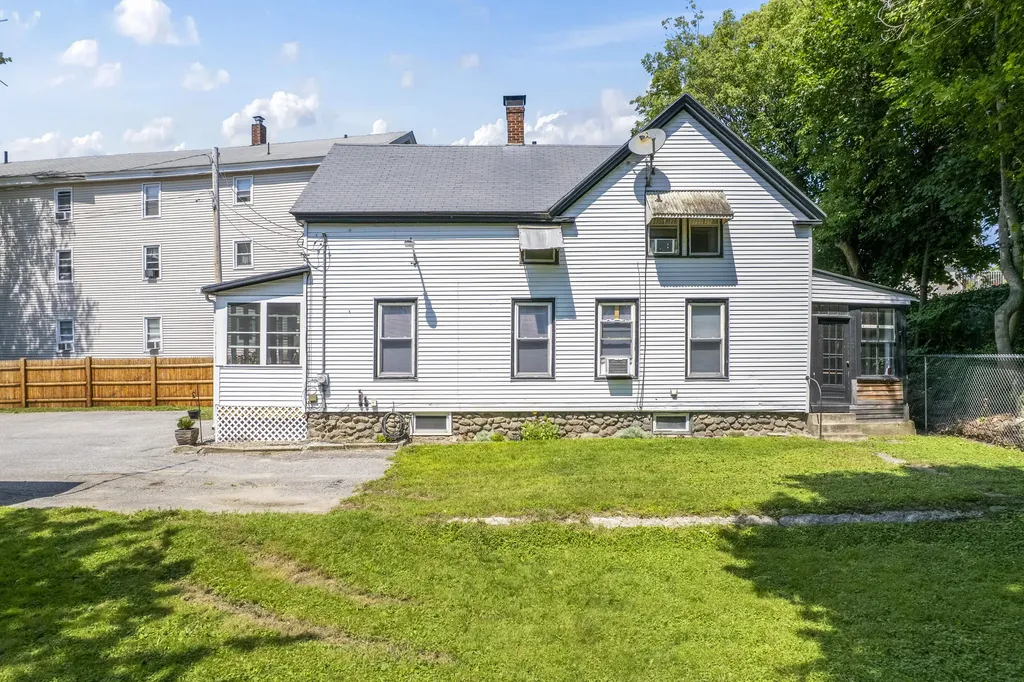 177 Oak Street Lewiston ME 04240