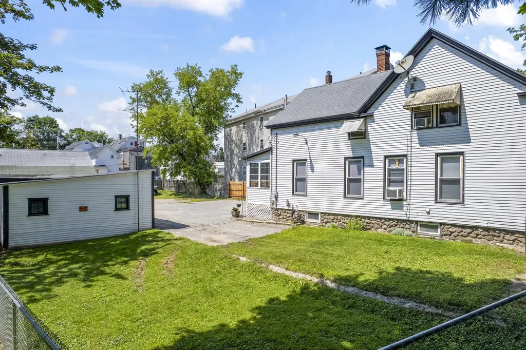 177 Oak Street Lewiston ME 04240