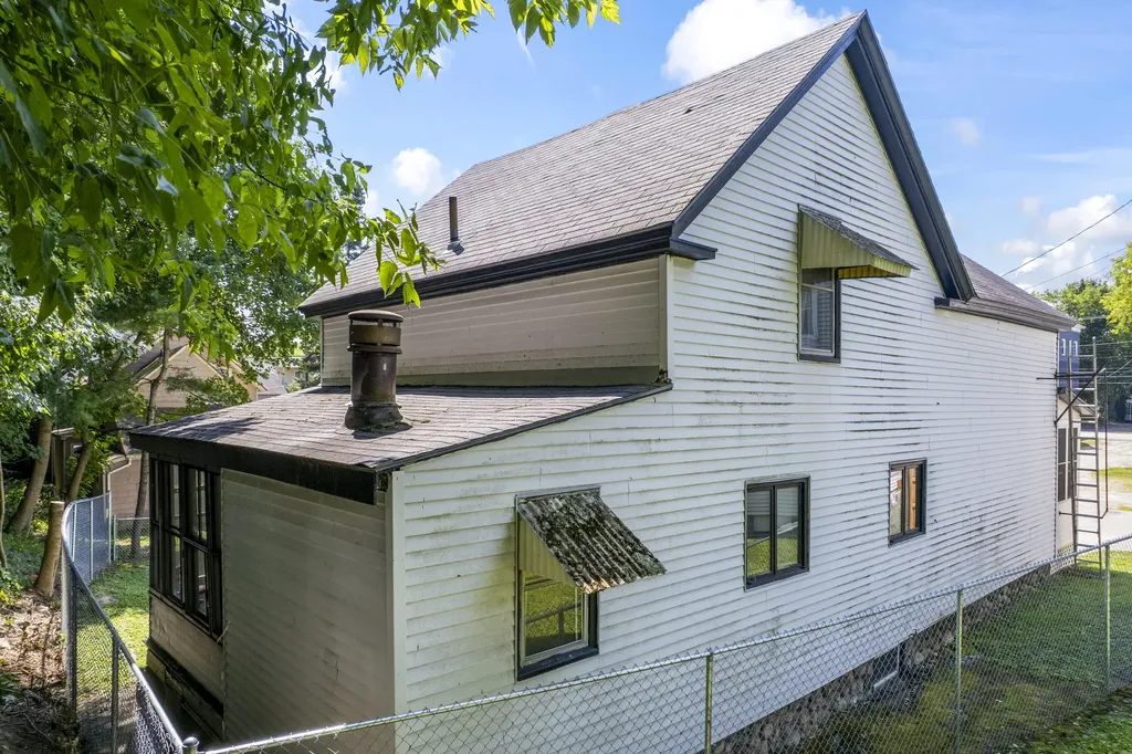 177 Oak Street Lewiston ME 04240