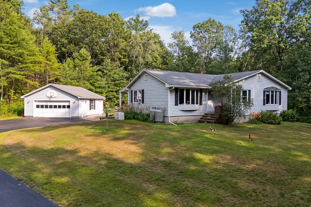556 River Road Lewiston ME 04240