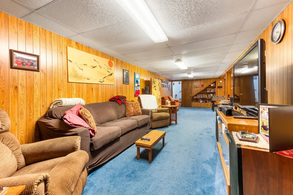 556 River Road Lewiston ME 04240