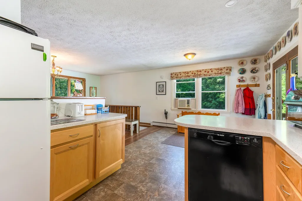 556 River Road Lewiston ME 04240