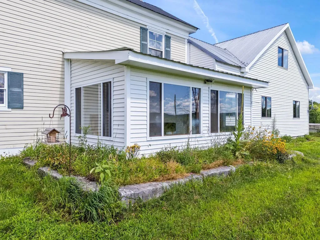 107 Dearborn Road Canton ME 04221