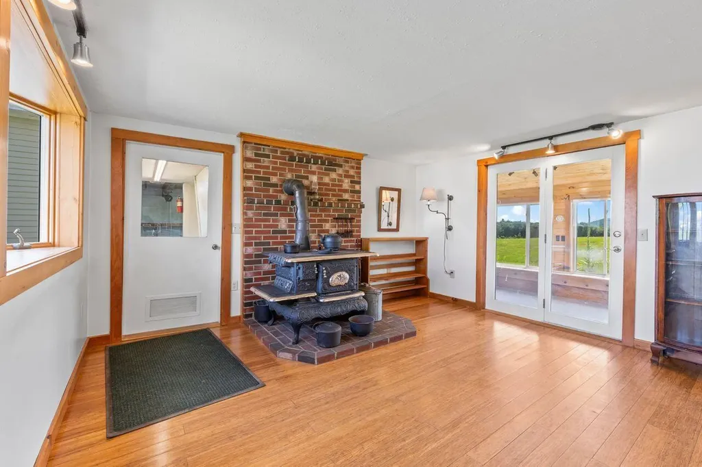 107 Dearborn Road Canton ME 04221
