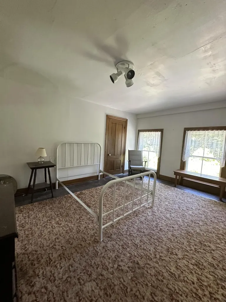 24 Old Route 1 Waldoboro ME 04572