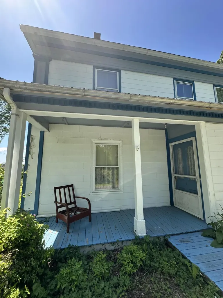 24 Old Route 1 Waldoboro ME 04572