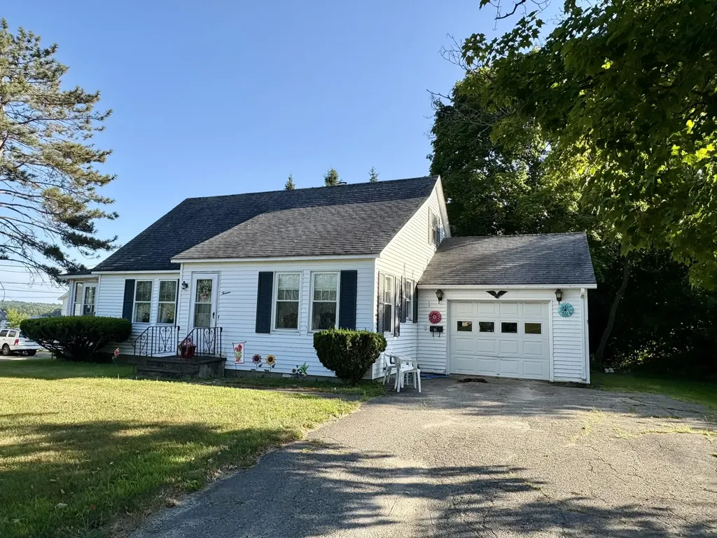 13 Lincoln Street Lincoln ME 04457