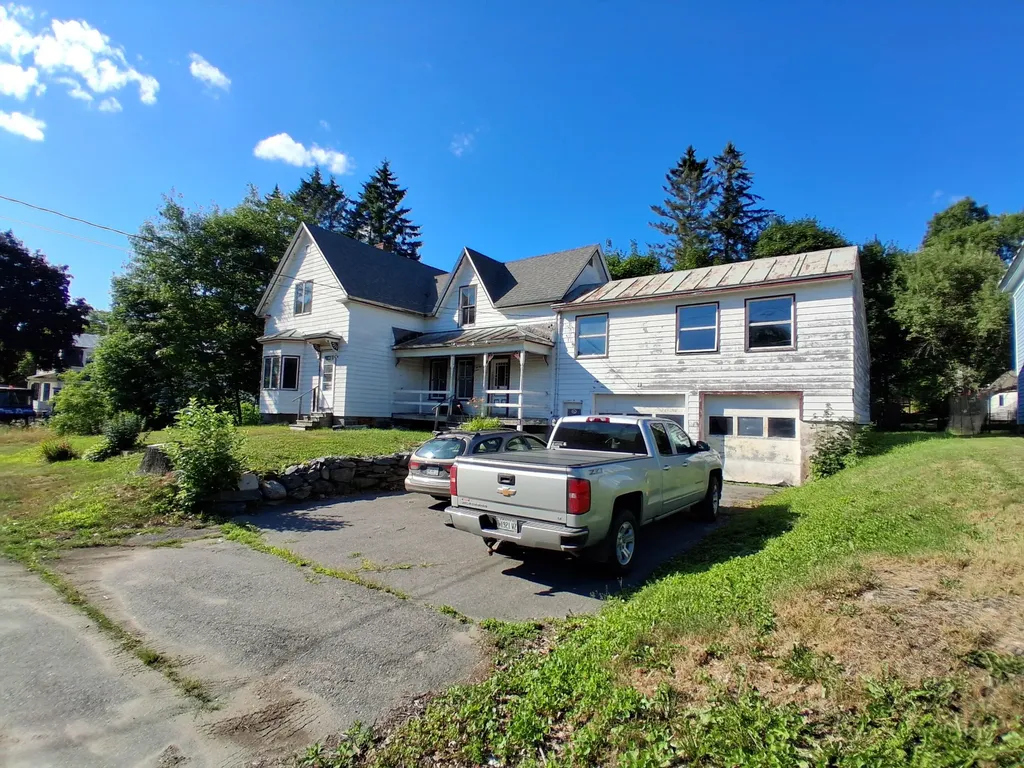 12 Jones Street Madison ME 04950