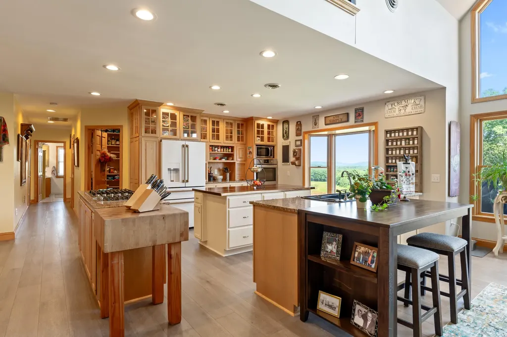 507 Mount Pleasant Street Rockport ME 04856