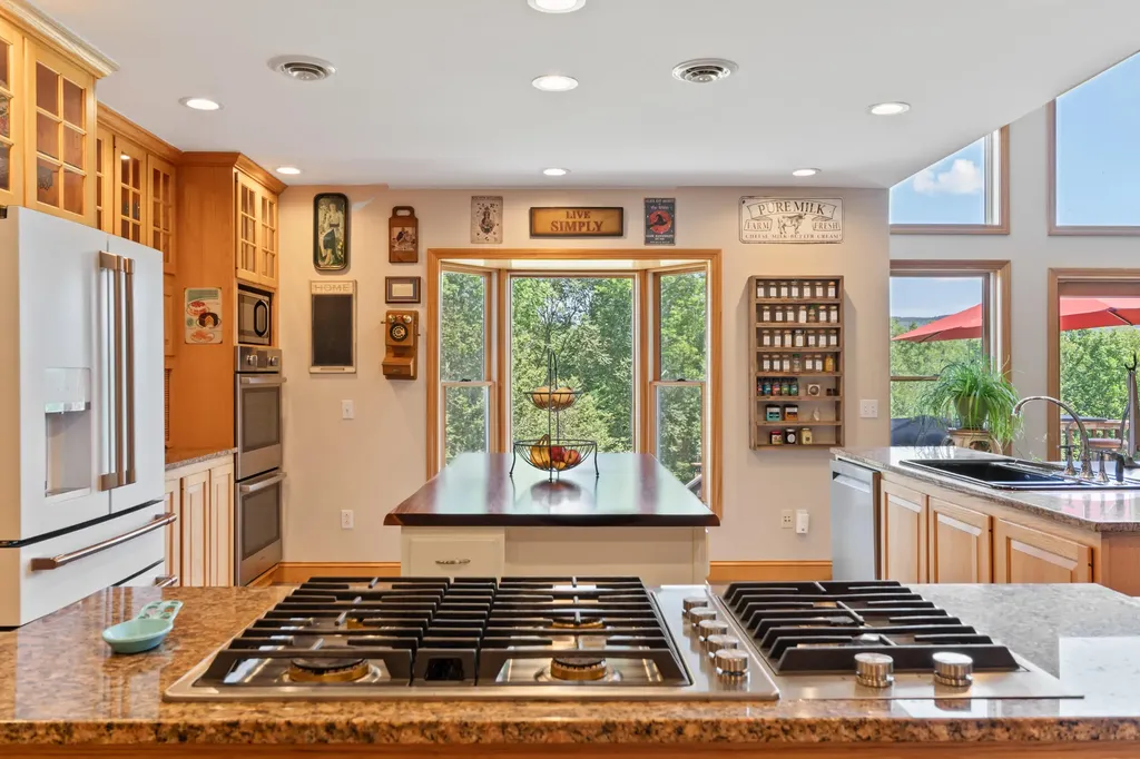 507 Mount Pleasant Street Rockport ME 04856