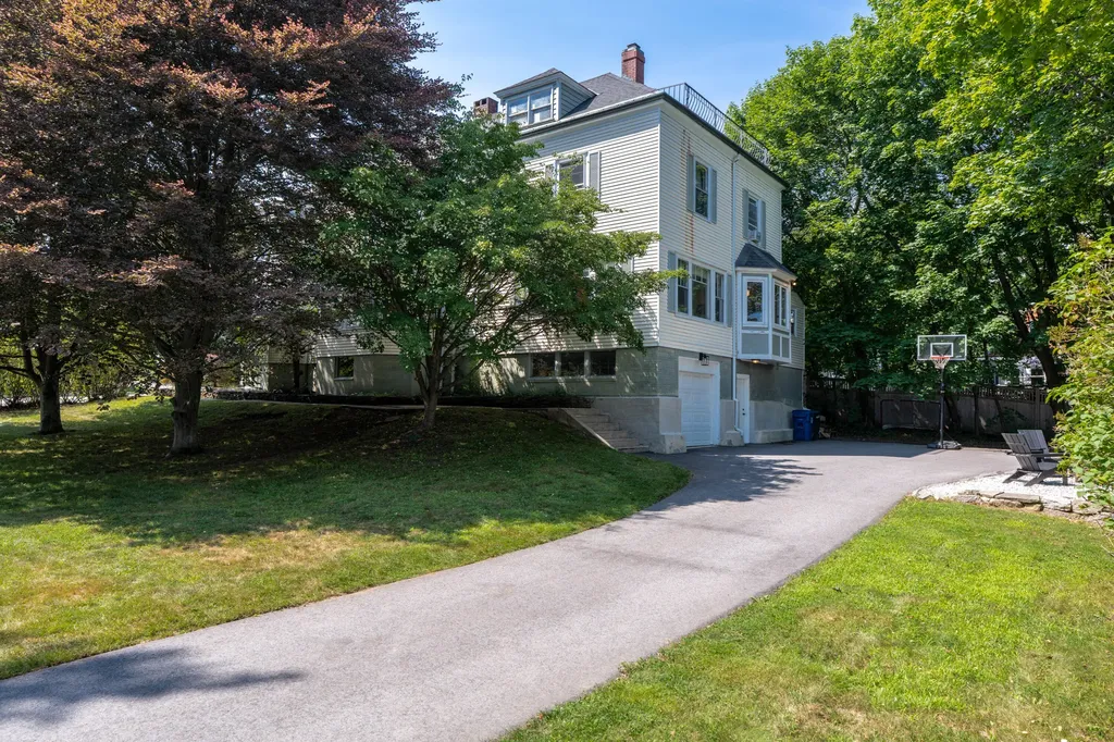 67 Beacon Street Portland ME 04103