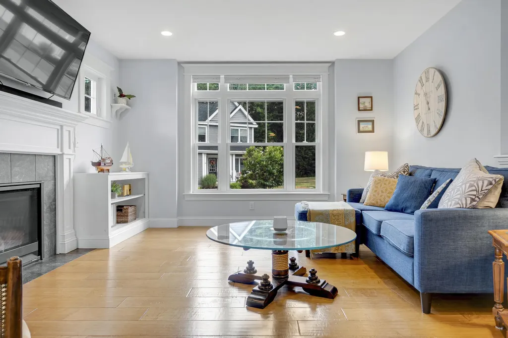 18 Mccann Way Scarborough ME 04074