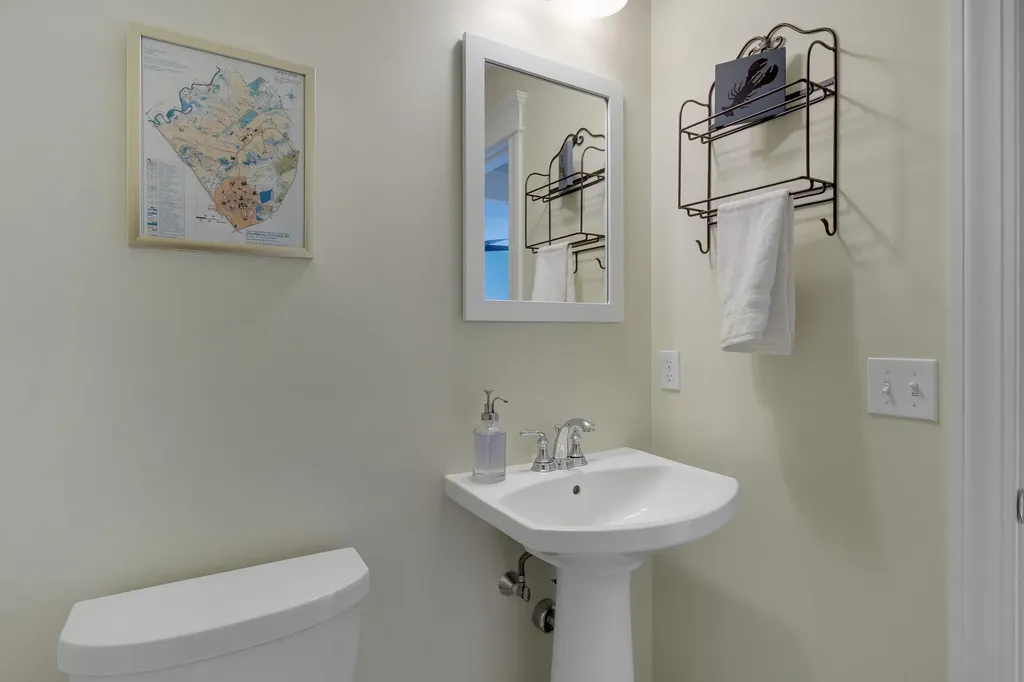 18 Mccann Way Scarborough ME 04074