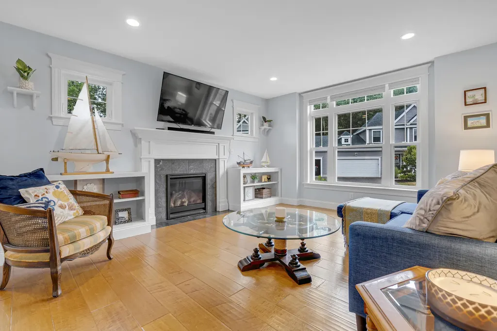 18 Mccann Way Scarborough ME 04074