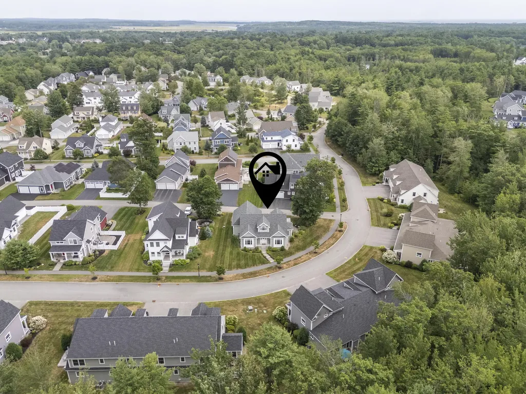 18 Mccann Way Scarborough ME 04074