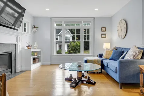 18 Mccann Way Scarborough ME 04074