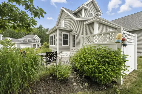 18 Mccann Way Scarborough ME 04074