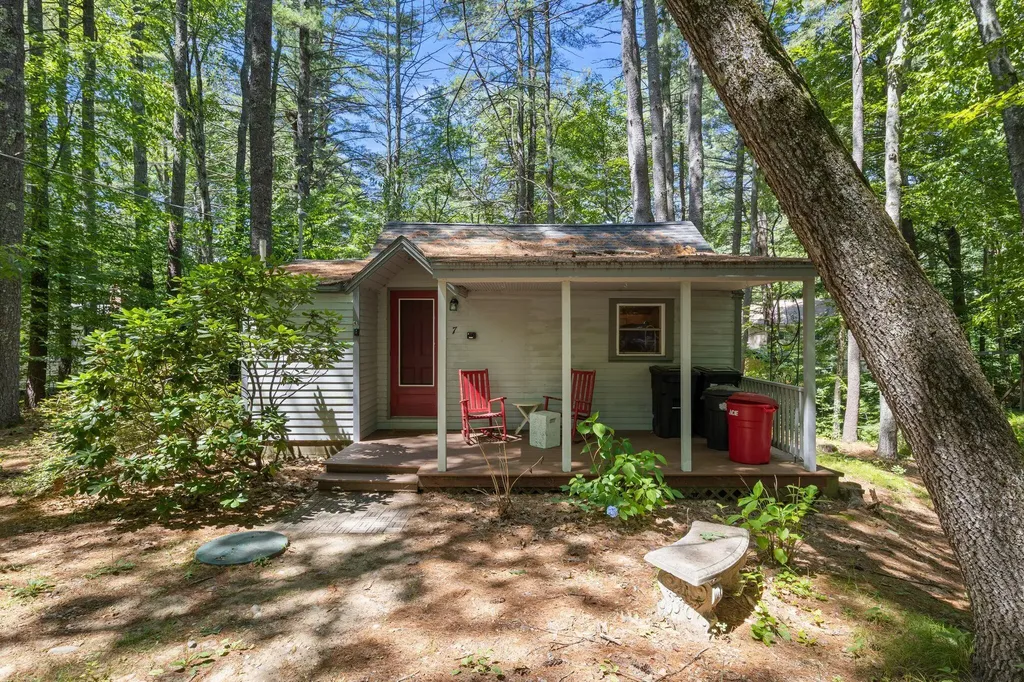 7 Punky Parkway Sanford ME 04073