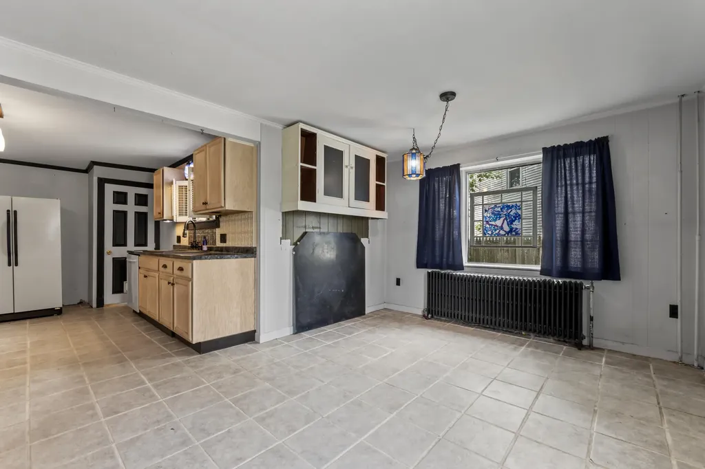 62 Warren Street Rockland ME 04841