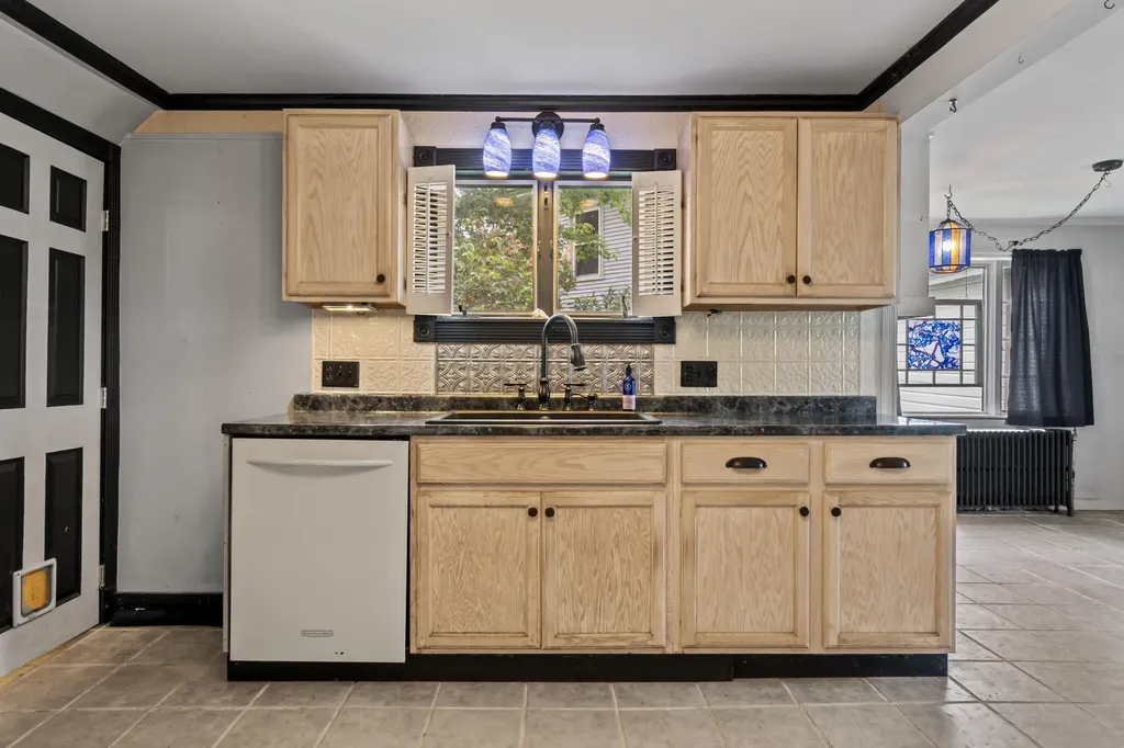 62 Warren Street Rockland ME 04841
